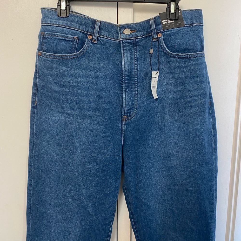 NWT Express Super High Waisted Raw Hem Mom Jeans